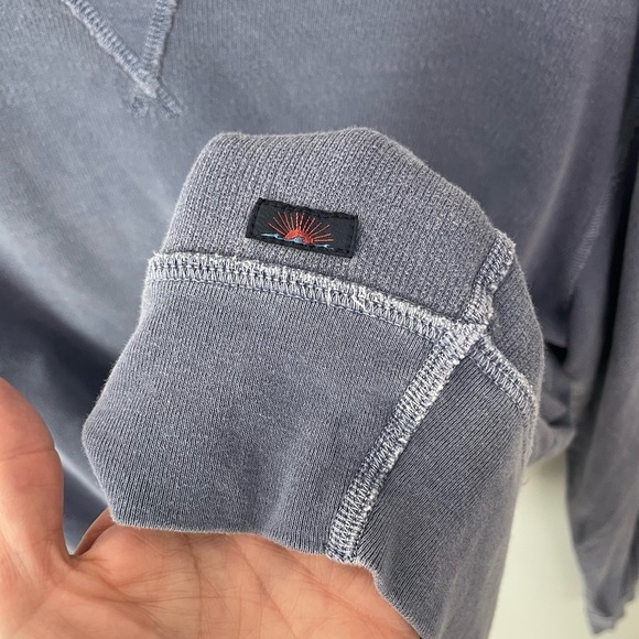 Faherty Long Sleeve Beach Crew Neck Sweatshirt Medium Mens Blue Fade casual. 23 - Picture 3 of 9